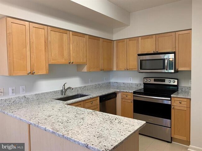 Building Photo - 2901 S Leisure World Blvd