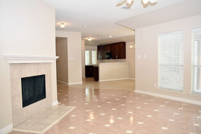 Building Photo - Wonderful 4-2-2 in N Ft. Worth, desirable ...