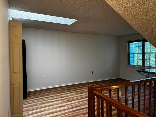 Foto del edificio - 7750 New Providence Dr