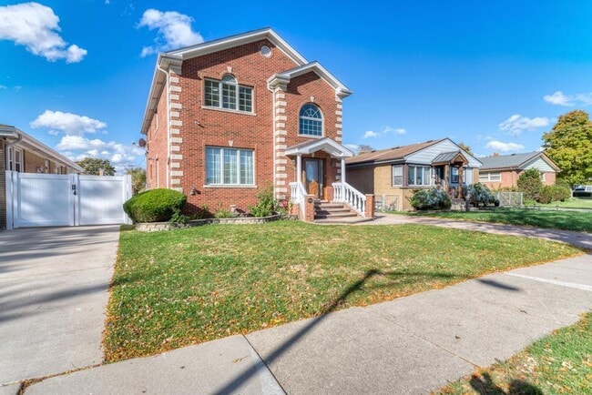 Building Photo - 4544 N Oriole Ave