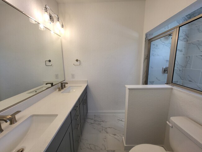 Foto del edificio - 210 W Poplar St