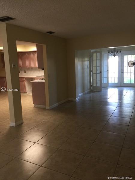 Foto del edificio - 9061 NW 25th Ct