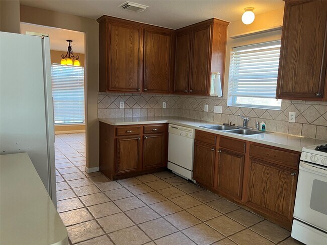 Foto del edificio - 3223 Amber Meadow Dr