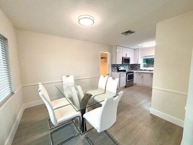 Foto del edificio - 323 Spanish River Blvd