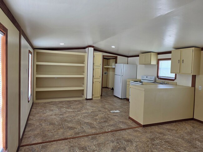 Building Photo - 503 S Roosevelt Rd V