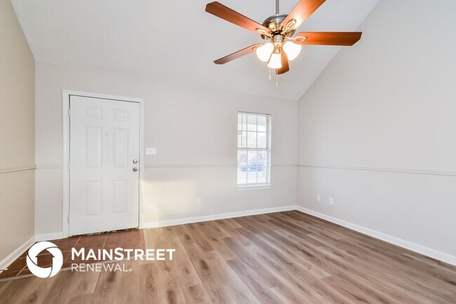 Building Photo - 7098 Hampton Dr