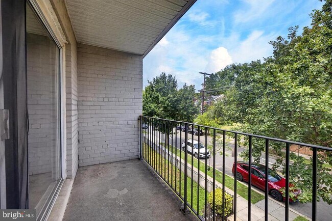 Foto del edificio - 625 Chesapeake St SE