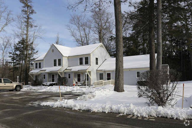 Building Photo - Salmon Falls Estates