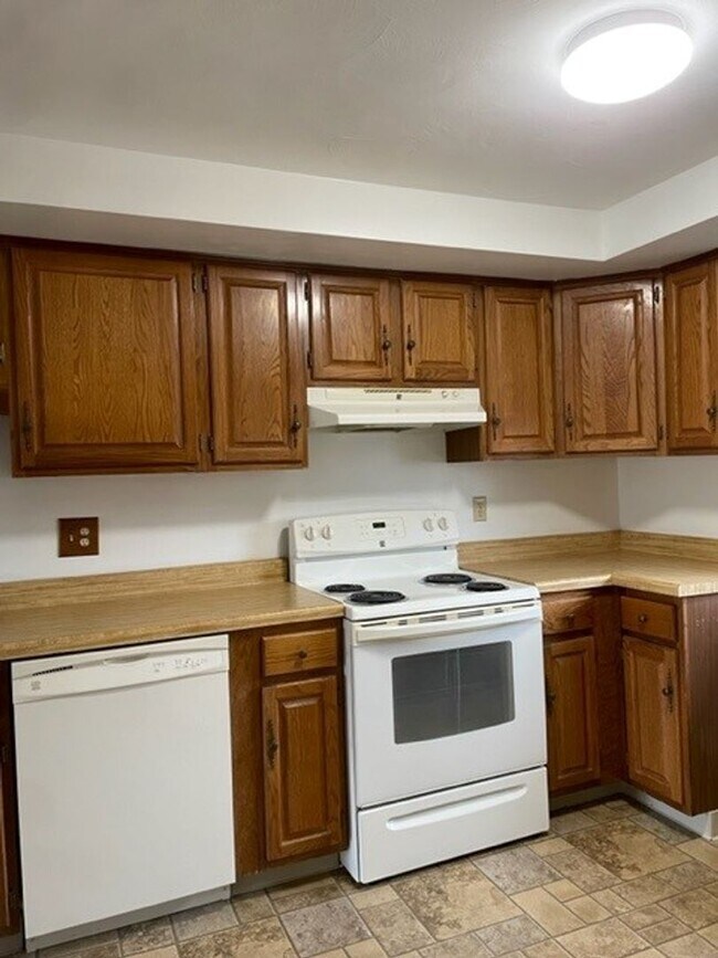 Foto del edificio - 576 Valley Rd