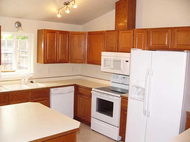 Foto del edificio - 1427 Matthews Pl