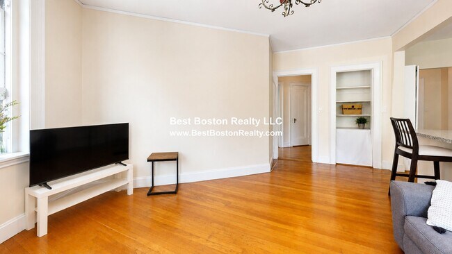 Building Photo - 86 Buckingham St
