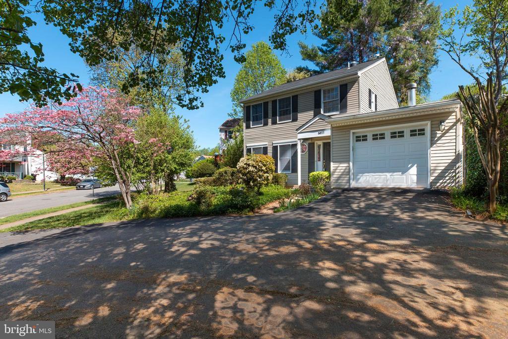 Primary Photo - 5823 Silchester St