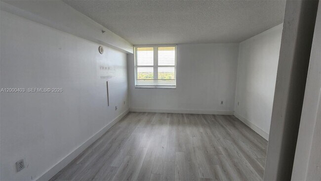 Foto del edificio - 3000 Coral Wy