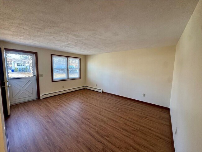 Foto del edificio - 135 Rounds Ave