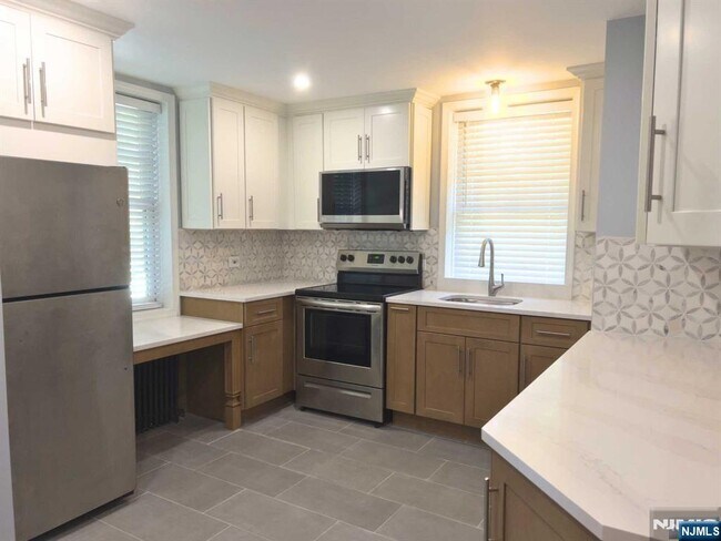 Foto del edificio - 211 Kenilworth Rd