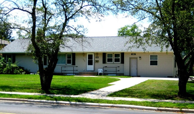 Building Photo - 252 N Tratt St