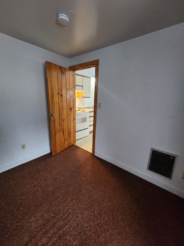 70 Market St Unit Apt C, Oneonta, NY 13820 Room for Rent in Oneonta