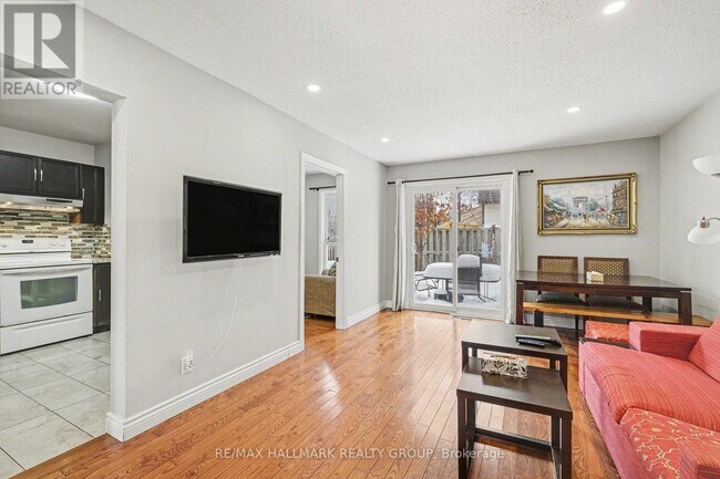 Building Photo - 808 Torsa Ct