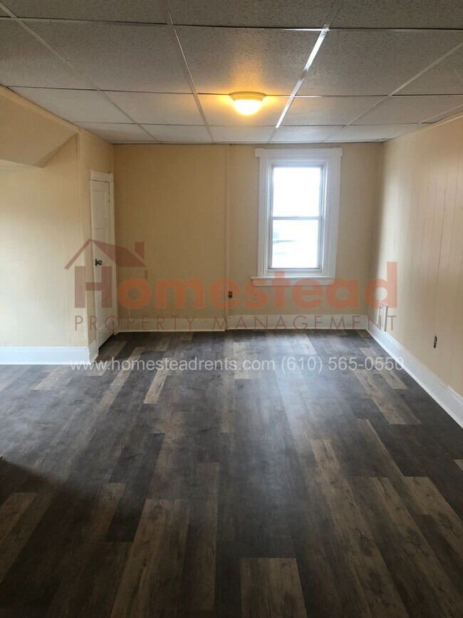 Foto del edificio - 528 MacDade Blvd