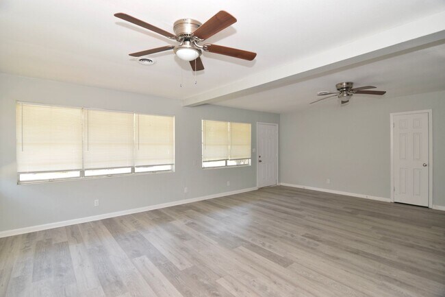 Foto del edificio - Don't miss this 3-bedroom, 2-bath home that is available now!