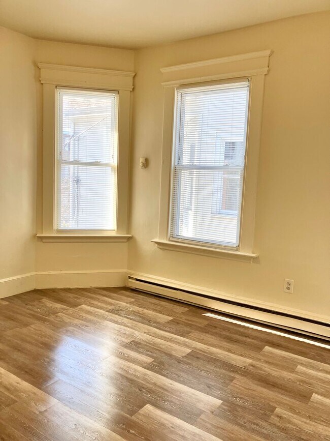 Building Photo - 43-45 Dickerman St