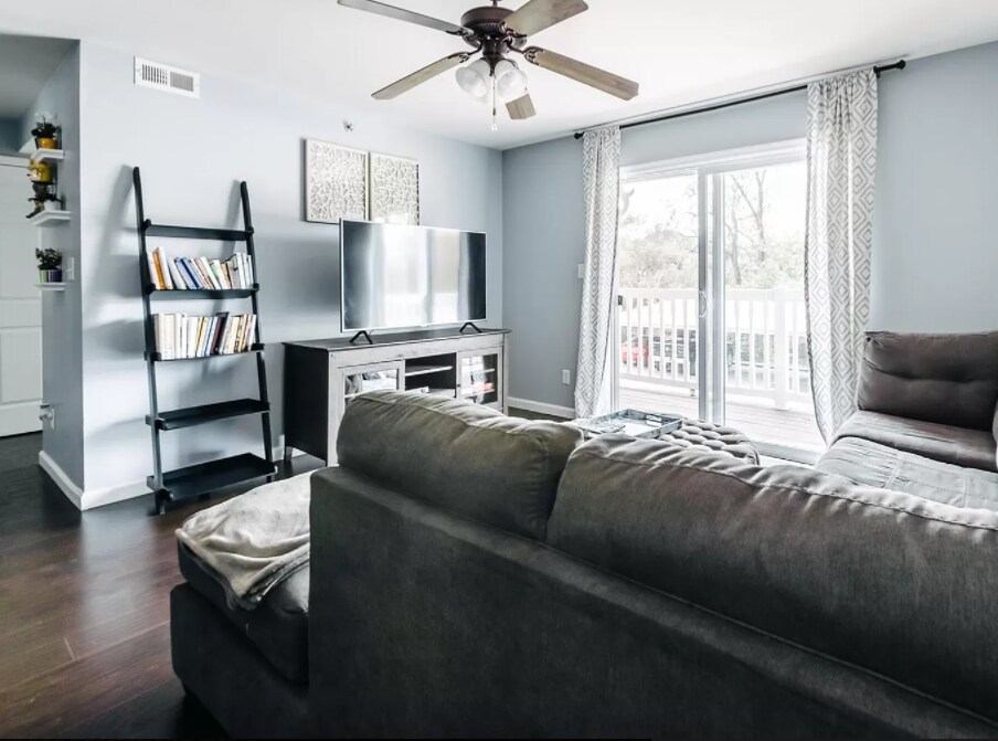 2490 Lampong Dr Unit 200A, Saint Louis, MO 63125 Condo for Rent in