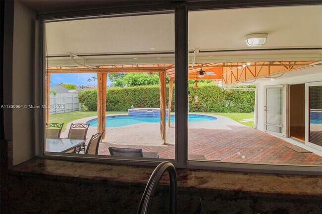 Foto del edificio - 11645 NE 20th Dr