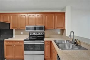 Building Photo - 10773 Cleary Blvd