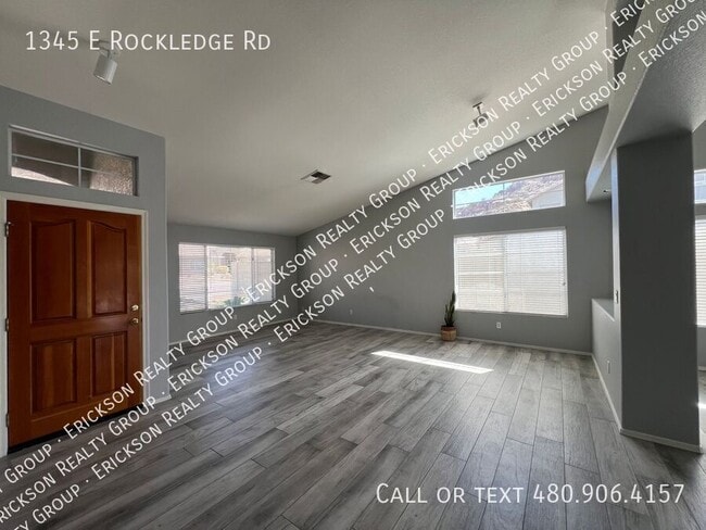 Foto del edificio - 1345 E Rockledge Rd