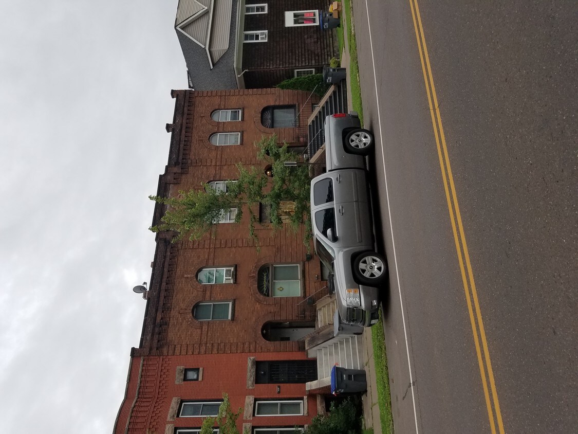 Primary Photo - 1604 E Superior St