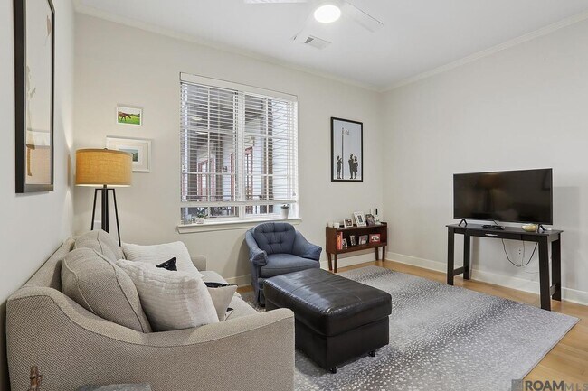 Foto del edificio - 7707 Bluebonnet Blvd