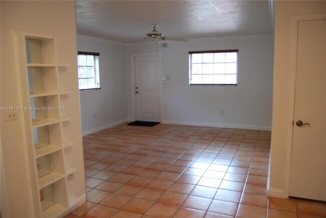 Foto del edificio - 270 S Melrose Dr