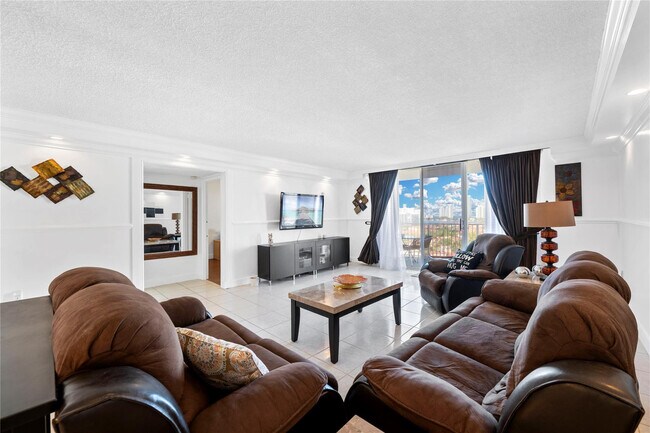 Foto del edificio - 2801 NE 183rd St