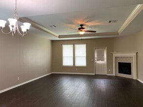 Building Photo - 1010 Messina Ln