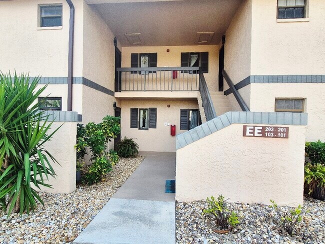 Building Photo - 19505 Quesada Ave