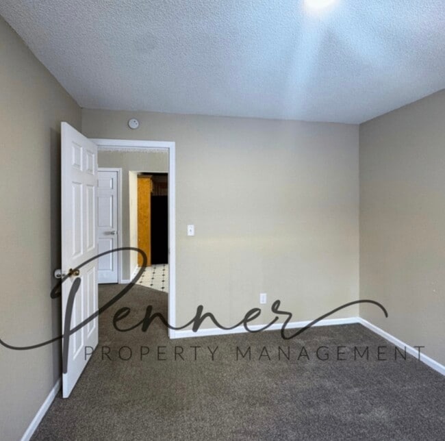 Building Photo - 401 NE Austin St