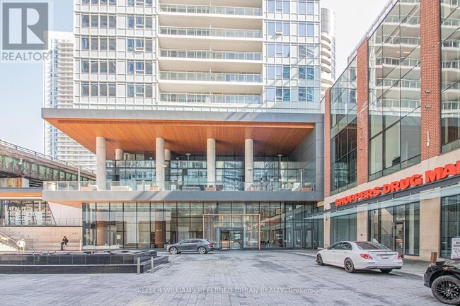 Photo du bâtiment - 17 Bathurst St