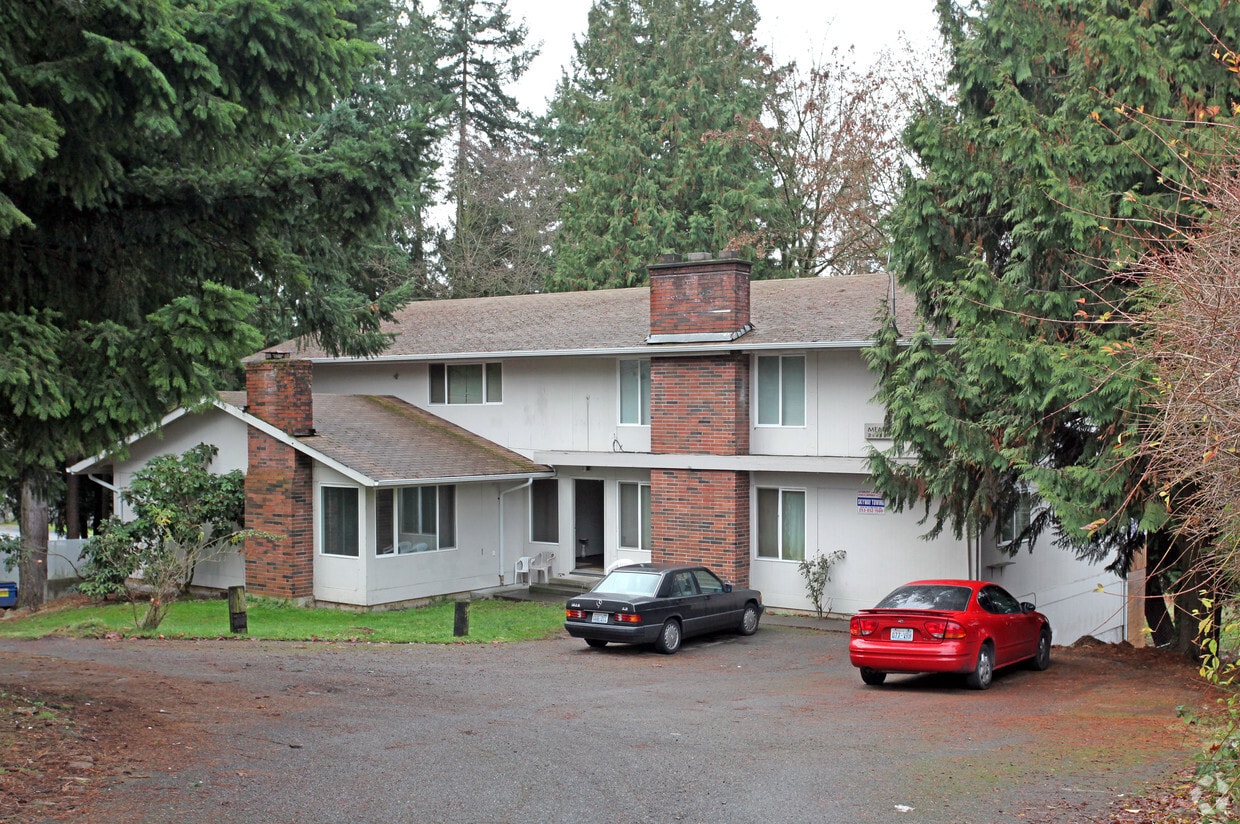 Primary Photo - Meadowood Apartments