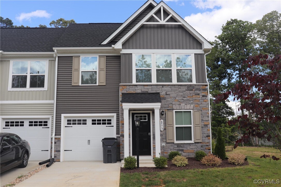 Foto principal - 6573 Carters Walk Ln