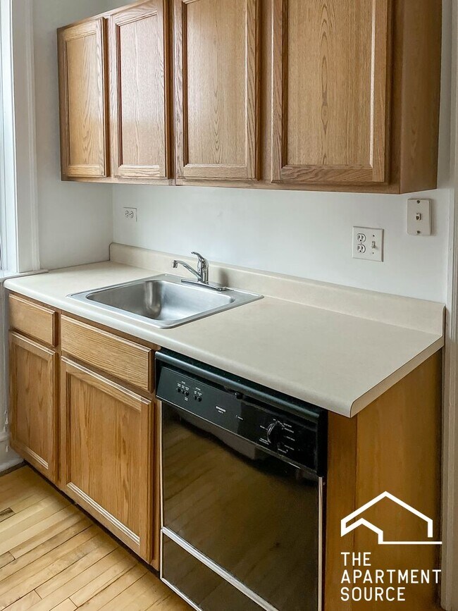 Foto del edificio - 1478 W Byron St