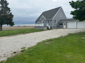 Building Photo - 11050 S Lasalle Rd