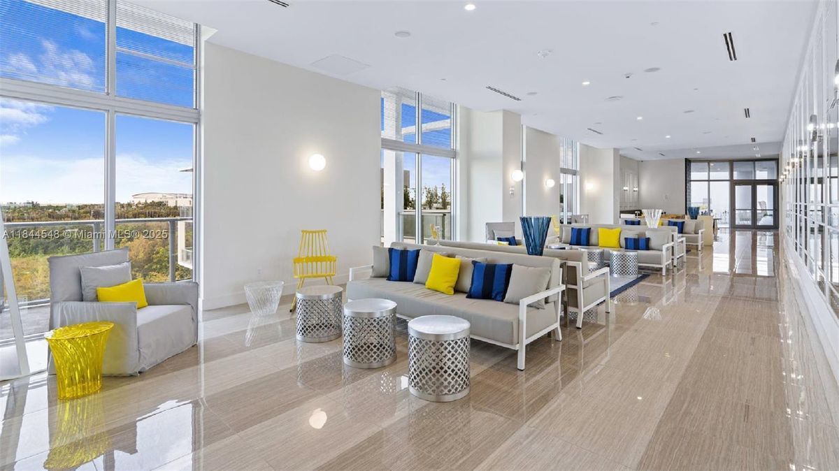 Foto del edificio - 2000 Metropica Wy