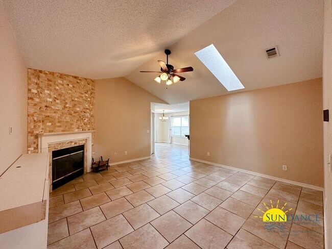 Foto del edificio - Adorable 3 Bedroom Home located  in Fort Walton Beach Home!