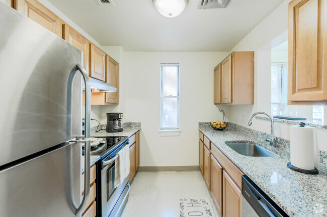 2HAB, 1BA - 850 ft² - Langham Court Apartments