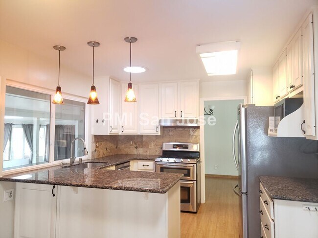 Building Photo - Branham/Pearl Thousand Oaks