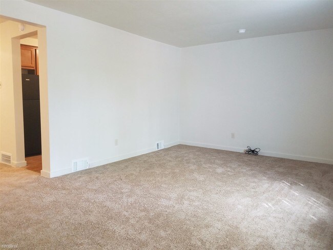 Building Photo - 185 Pennwood Ave