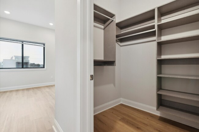 Foto del edificio - 2701 Tulip St