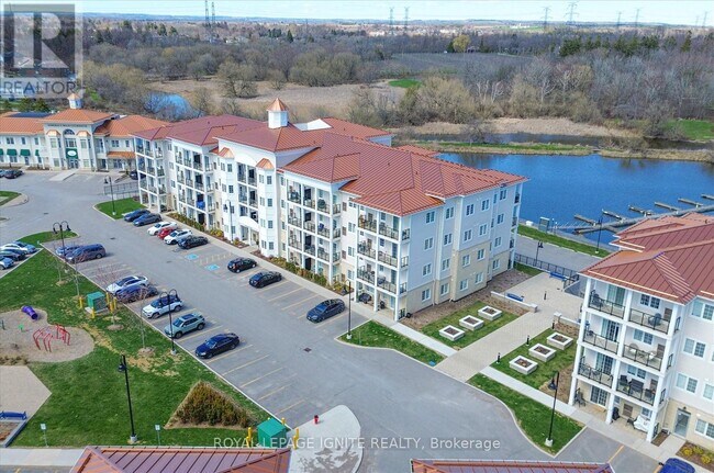 Photo du bâtiment - 80 Shipway Ave