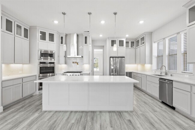 Foto del edificio - 4935 Grapevine Ln