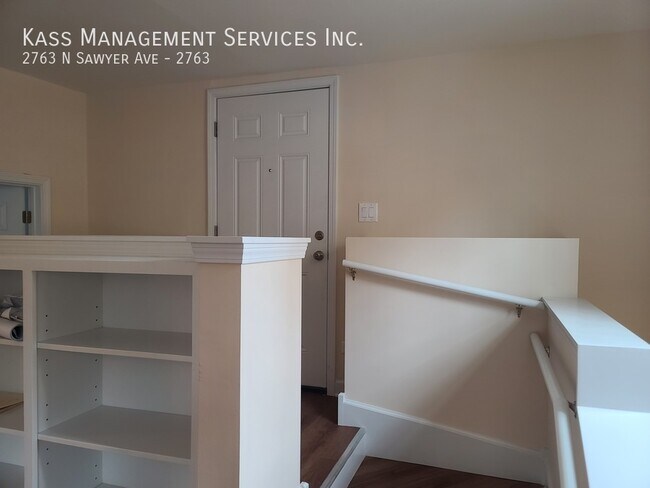 Foto del edificio - 2763 N Sawyer Ave